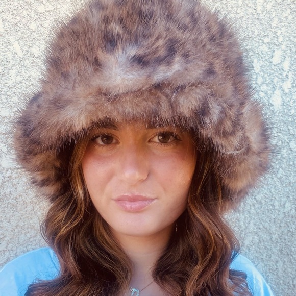 Large Leopard Print Faux Fur Bucket Hat